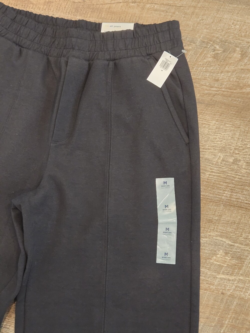 Old Navy High-Waisted Dynamic Fleece Wide-Leg Pants - Picture 3 of 13